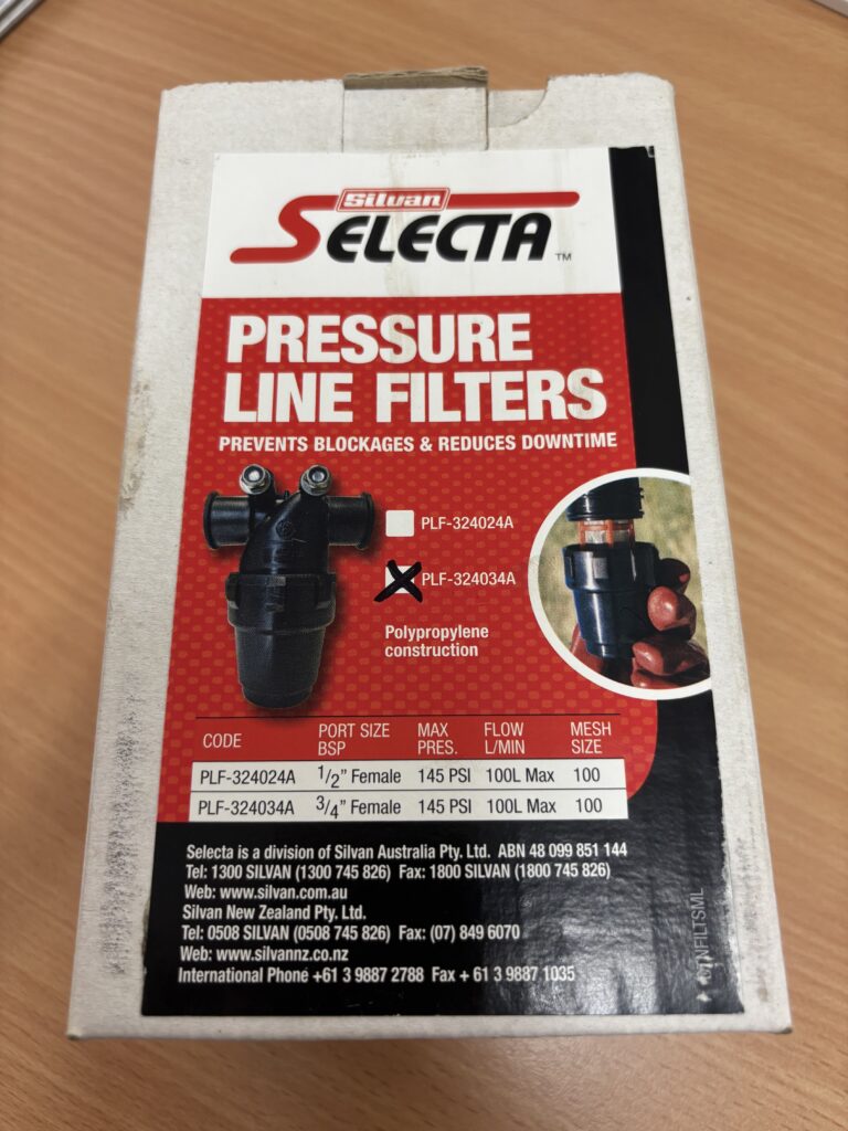 Silvan Selecta Pressure Line Filter PLF-324034A for water management systems, designed for durability and precise water level control in troughs and tanks
